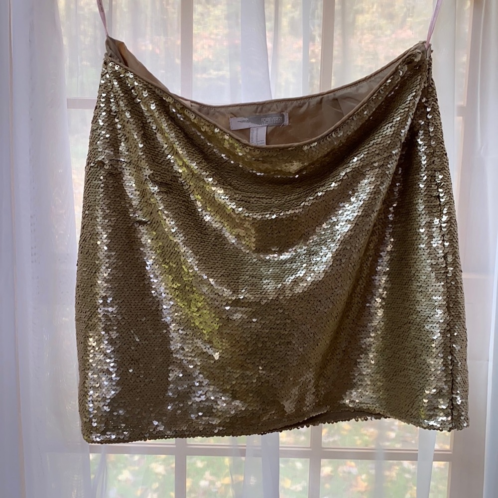 Gold sequin skirt ✨